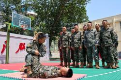 关注球队的训练情况，准备迎接挑战