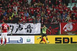 夺冠球队如何在比赛中突破困难，实现胜利