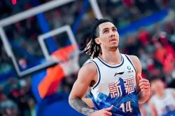 小牛队遇重大挑战：球队主帅突然因病辞职，新教练上任赛季任务繁重的简单介绍