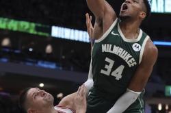 雄鹿客场击败公牛，米德尔顿砍下20+分