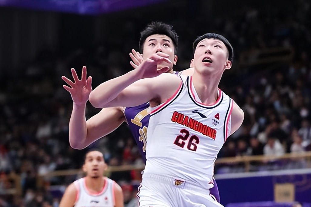 江苏队客场横扫广东宏远，取得三连胜