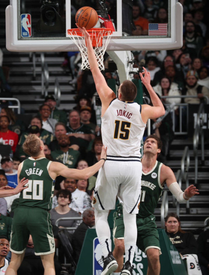 雄鹿队外线射手命中率领先,带动球队优势的简单介绍 雄鹿队外线射手命中率领先,带动球队优势的简单介绍