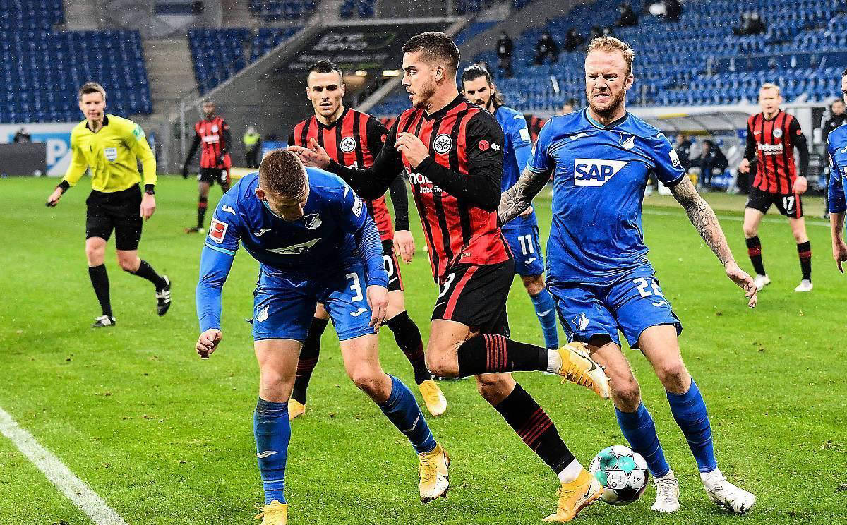 柏林赫塔客场击败不莱梅，斩获三分